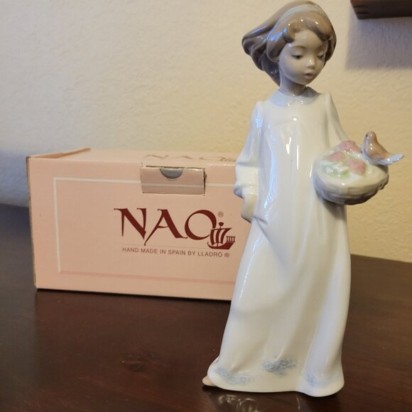 Nao By Lladro Figurine Morning Sounds #1432 W/Box - Picture 1 of 11